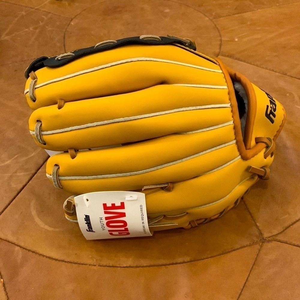 Franklin Youth Baseball Glove​​​​​​​​​​ - Picture 2 of 8